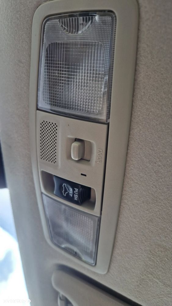 Mitsubishi Outlander 2.0 4WD Top - 31