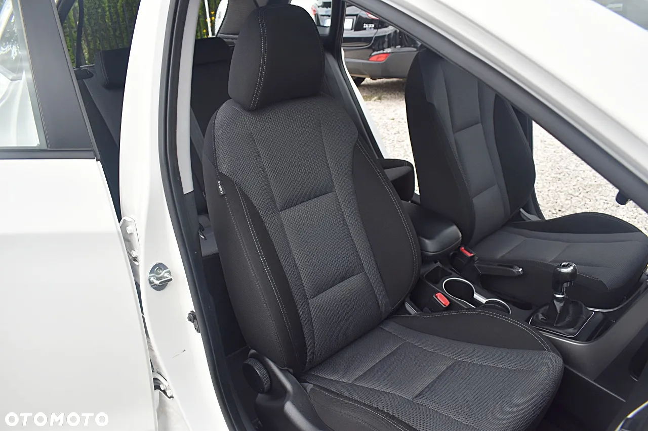 Hyundai i30 1.6 D Premium - 22