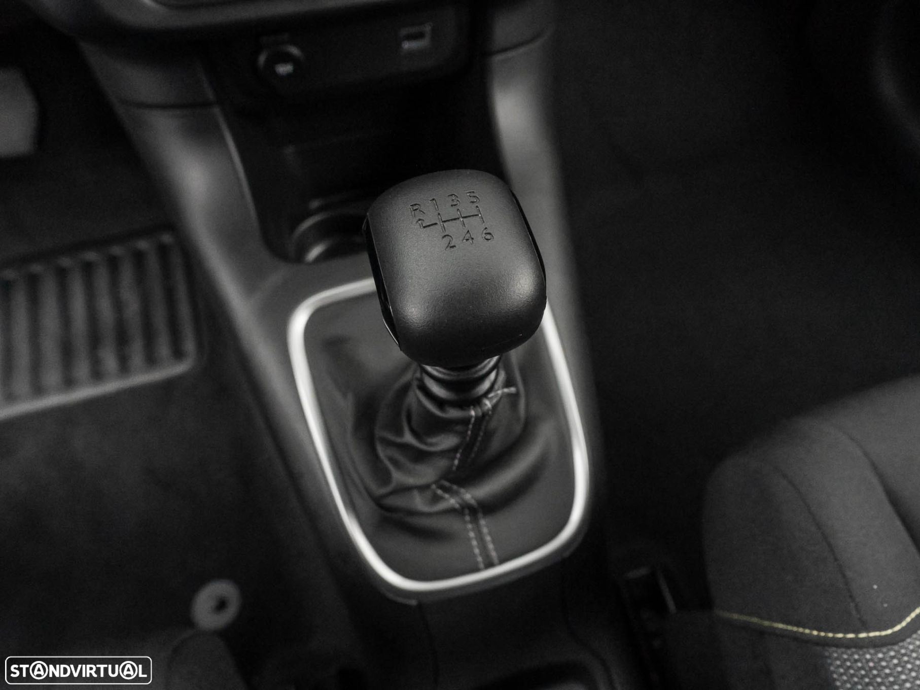 Citroën C3 1.2 PureTech Shine Pack - 25