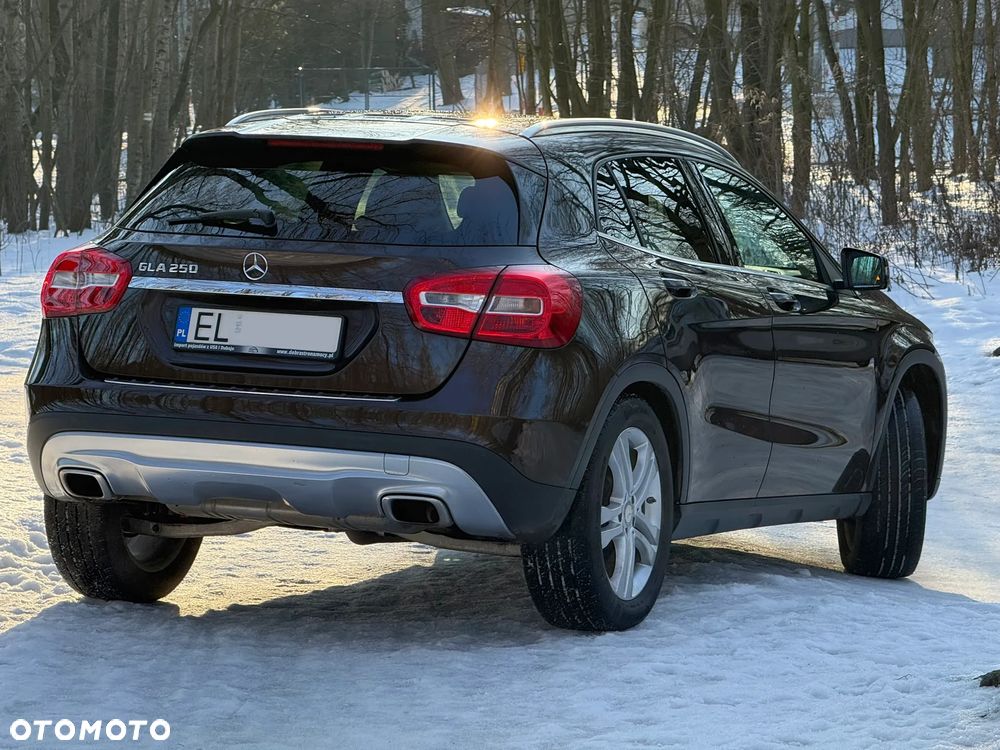 Mercedes-Benz GLA 250 7G-DCT SCORE - 6