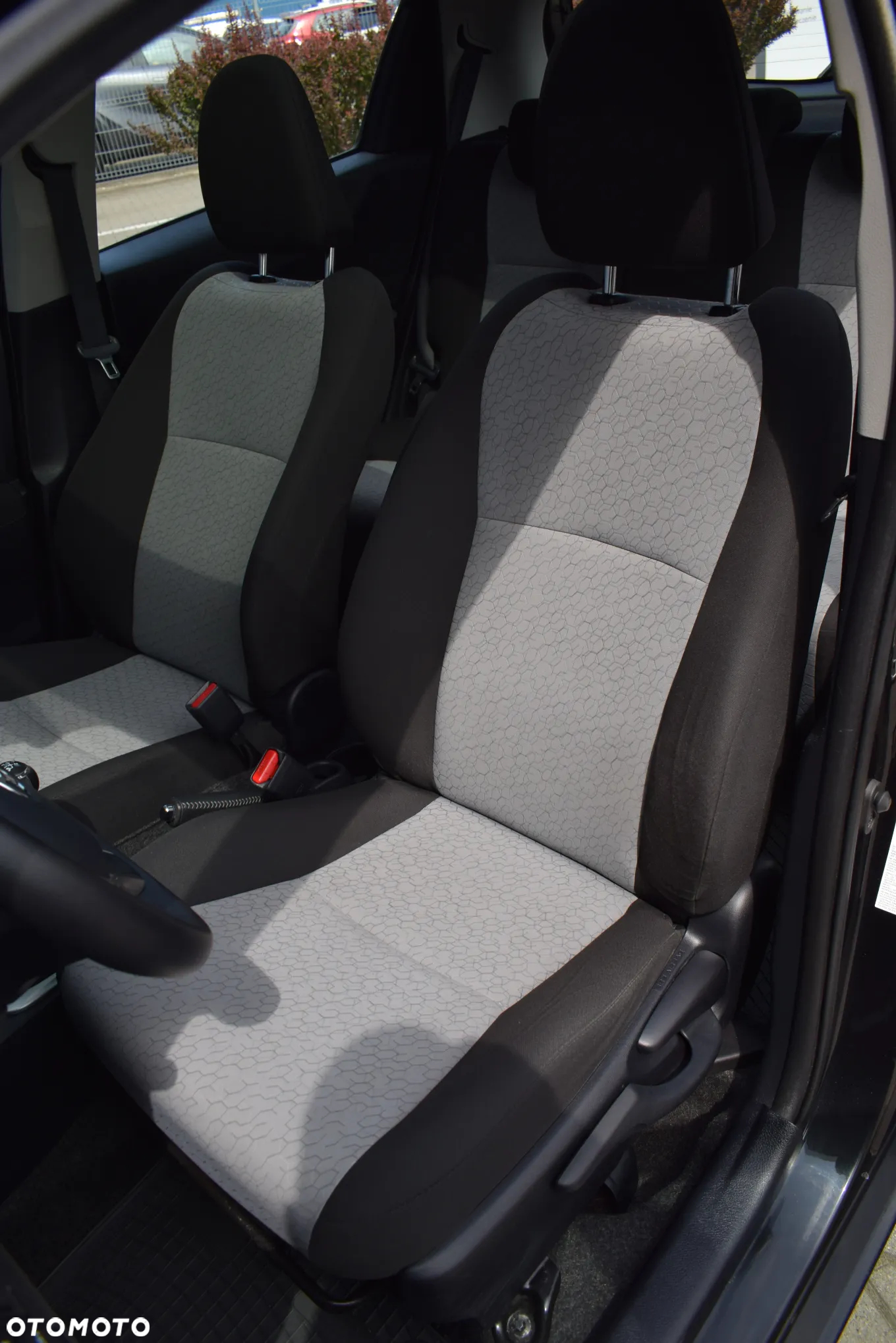Toyota Yaris 1.33 Prestige - 9