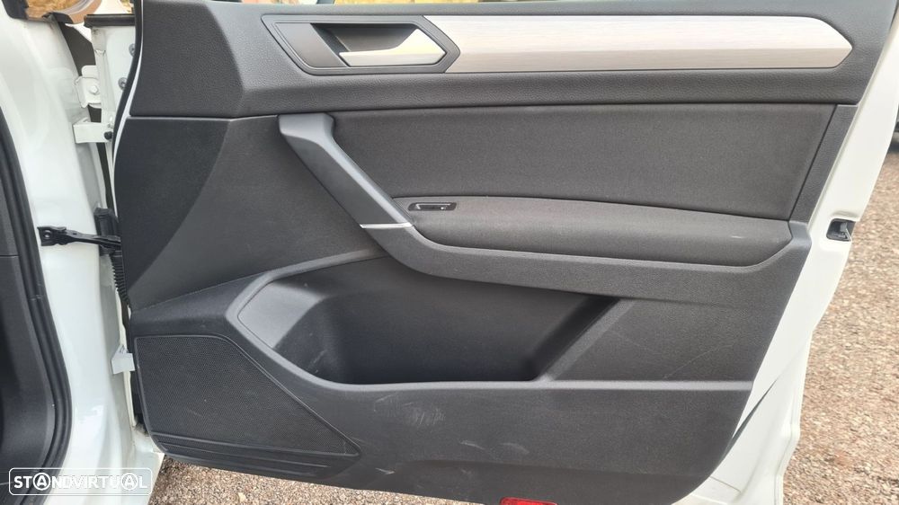 VW Touran 1.6 TDI Confortline DSG - 36