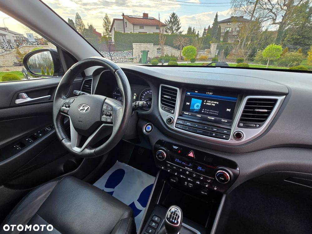 Hyundai Tucson blue 1.7 CRDi 2WD Intro Edition - 23