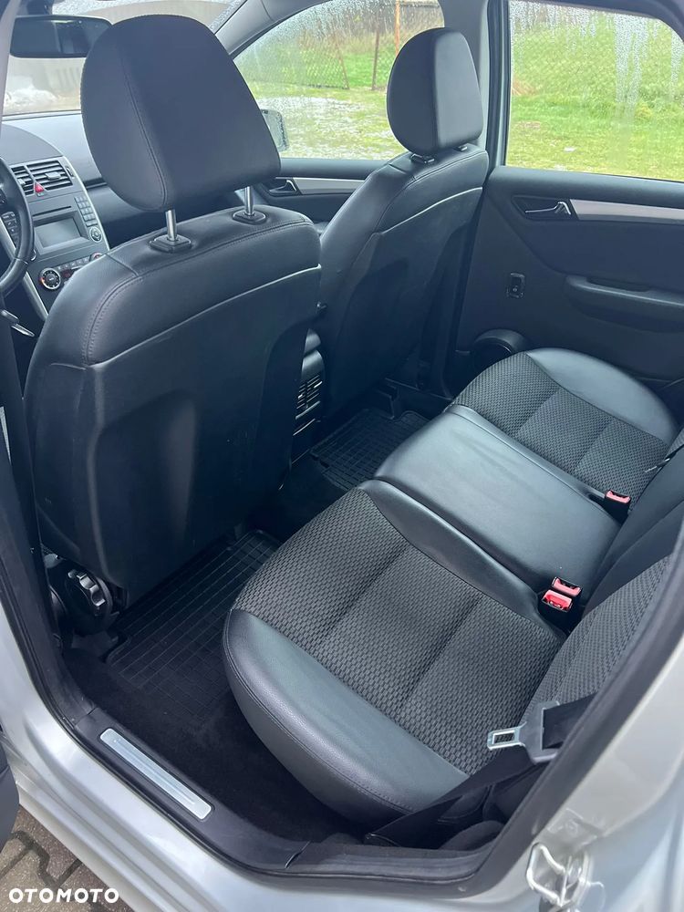 Mercedes-Benz Klasa A 200 CDI Autotronic Avantgarde - 27