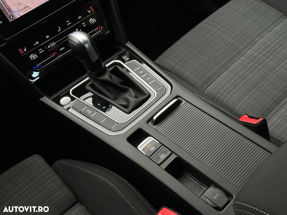 Volkswagen Passat - 10