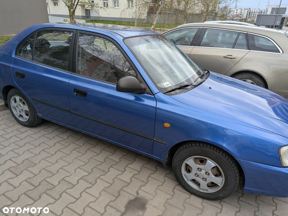 Hyundai Accent 1.5 Comfort - 8