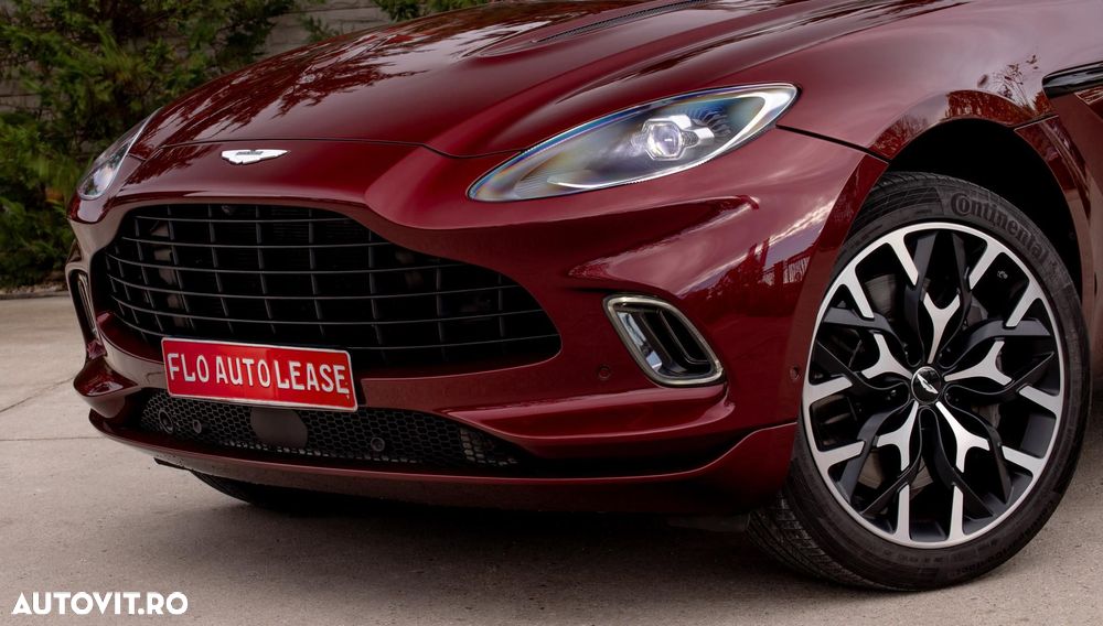 Aston Martin DBX - 7