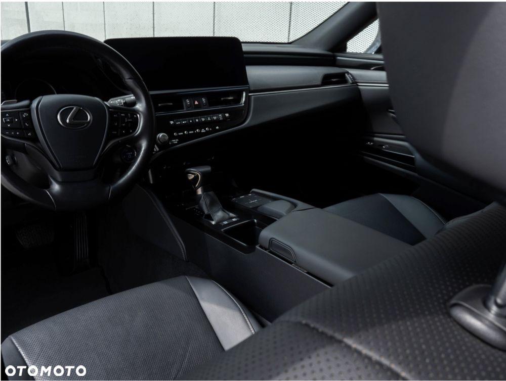 Lexus ES 300h Business Edition - 3