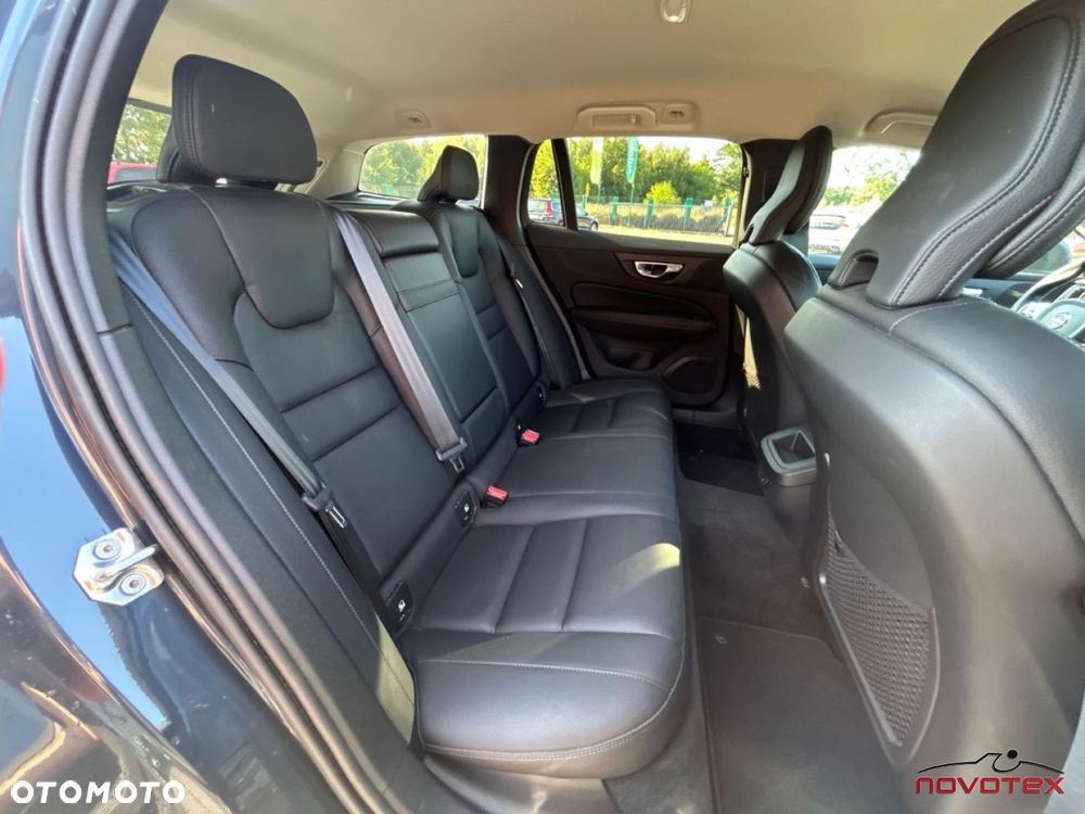 Volvo V60 D3 Drive-E Momentum - 23