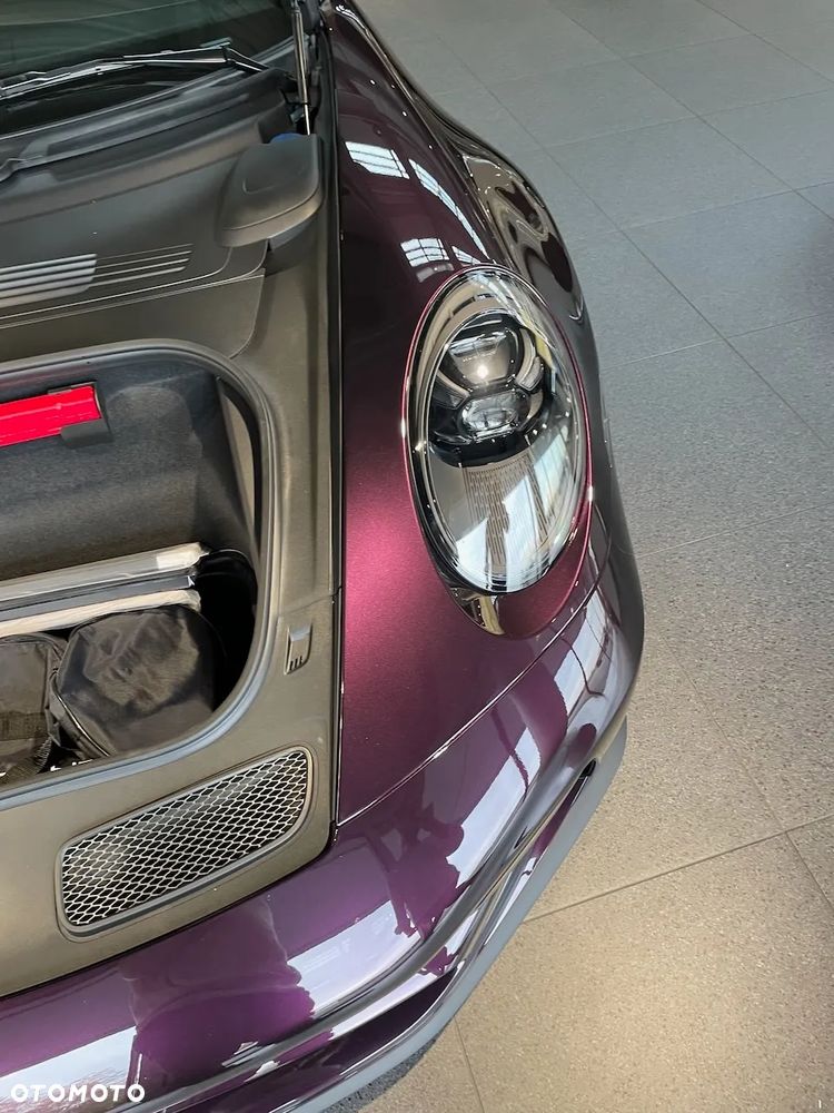 Porsche 911 GT3 Touring - 16