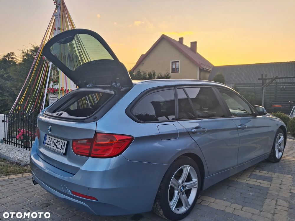 BMW Seria 3 325d M Sport - 1