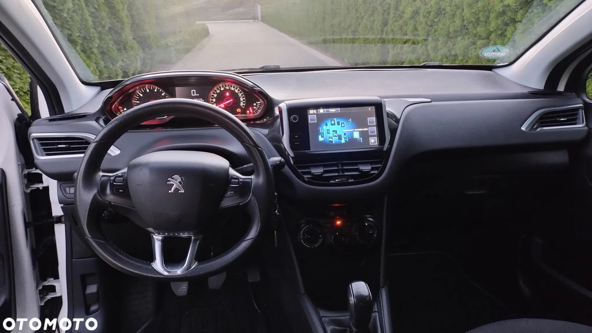Peugeot 208 - 11