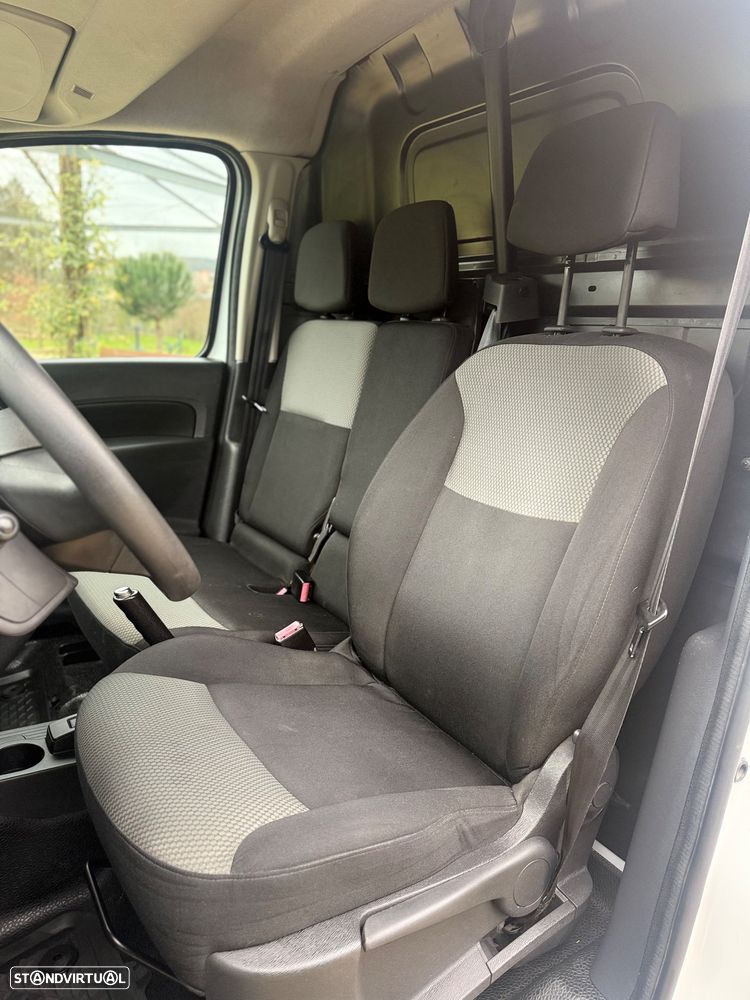 Renault Kangoo 1.5 DCI IVA DEDUTIVEL - 16