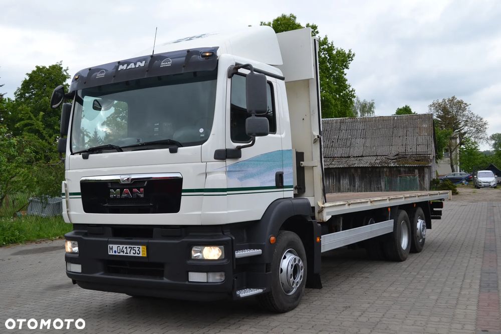 MAN TGM 26.290 TYLKO 263 tys. km TRZECIA OŚ SKRĘTNA MOŻLIWOŚĆ REJESTRACJI JAKO POMOC DROGOWA PLATFORMA dł. 7.4 m