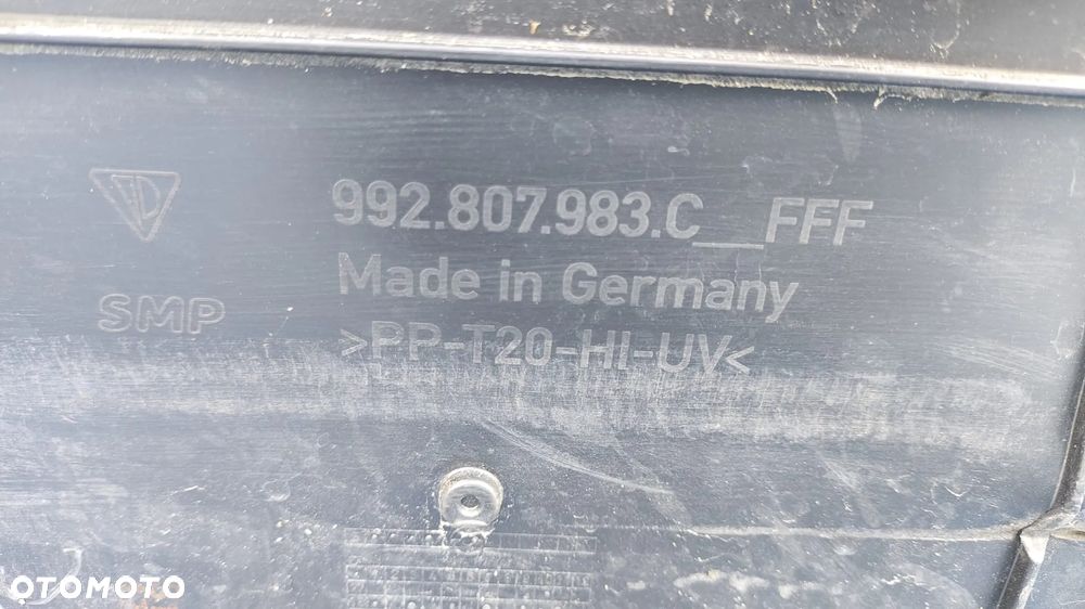 ZDERZAK TYŁ TYLNY CZARNY NA CZĘŚCI KOŃCÓWKA WYDECHU TŁUMIKA BLENDA EMBLEMAT NAPIS ODBLASK CZUJNIK COFANIA PDC ZAŚLEPKA HAKA SPOILER DYFUZOR PORSCHE 911 992 CARRERA S - 23