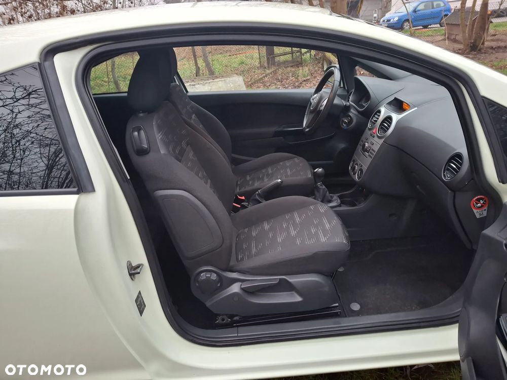 Opel Corsa 1.4 16V Satellite - 6