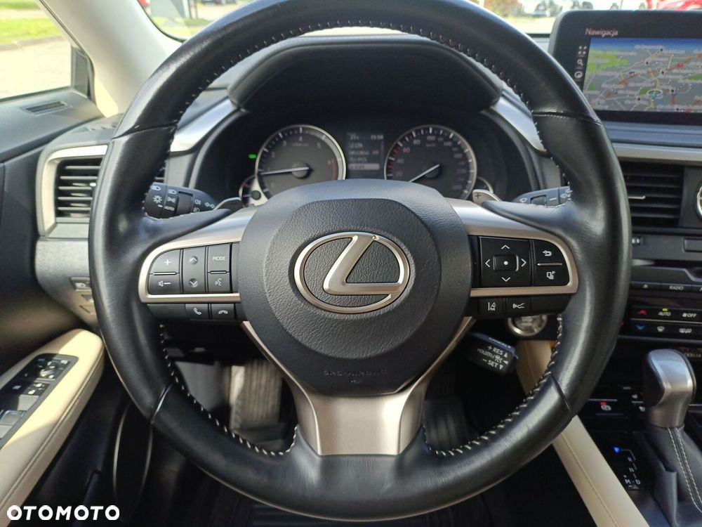 Lexus RX - 25