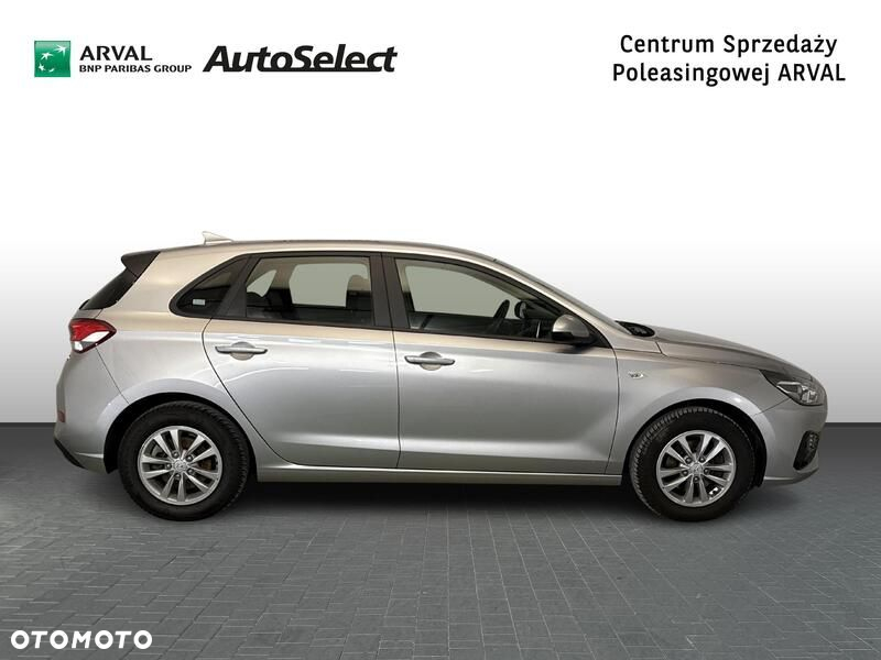 Hyundai i30 1.5 DPI Classic + - 7
