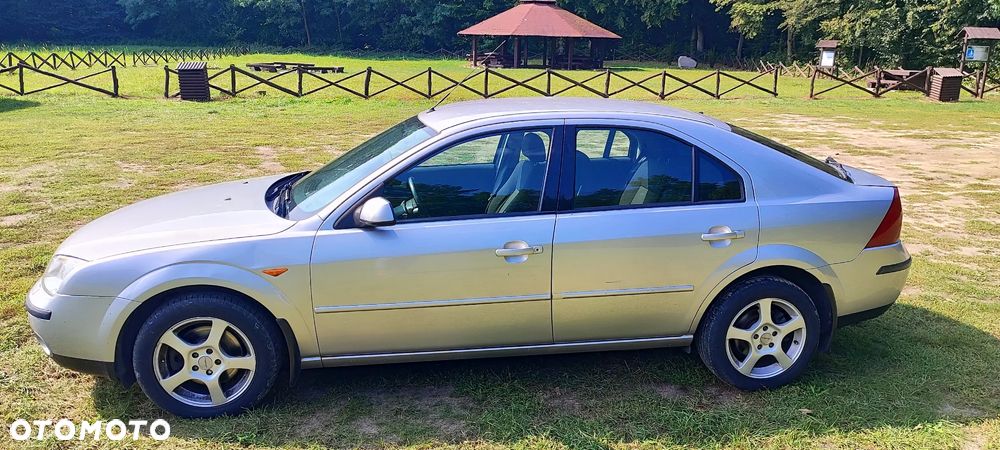 Ford Mondeo 2.0 TDCI DPF Trend - 11