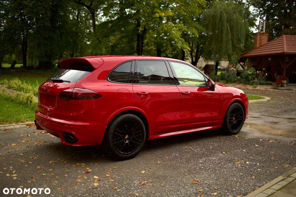 Porsche Cayenne GTS - 6