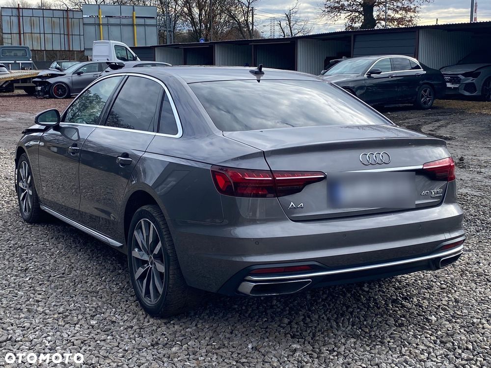 Audi A4 Limousine - 1