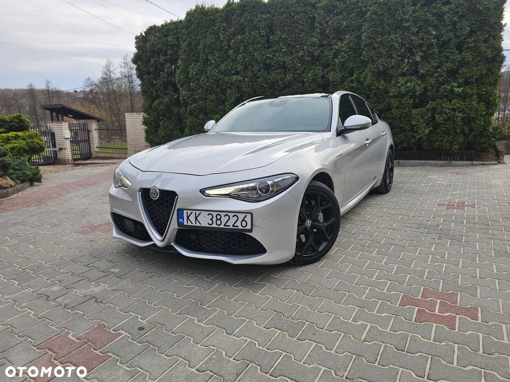 Alfa Romeo Giulia 2.0 Turbo 16V AT8-Q4 Veloce Ti - 1