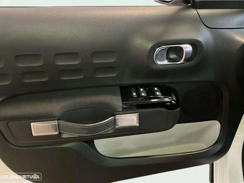 Citroën C3 1.2 PureTech Shine Pack EAT6 - 21