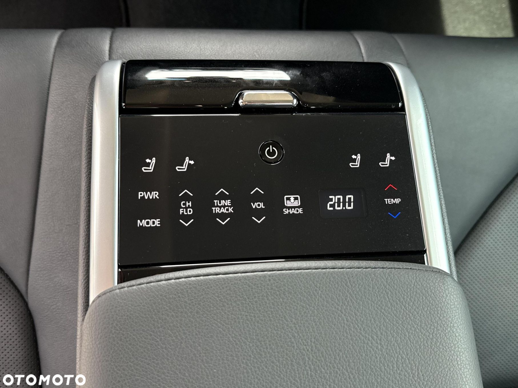 Toyota Camry - 27