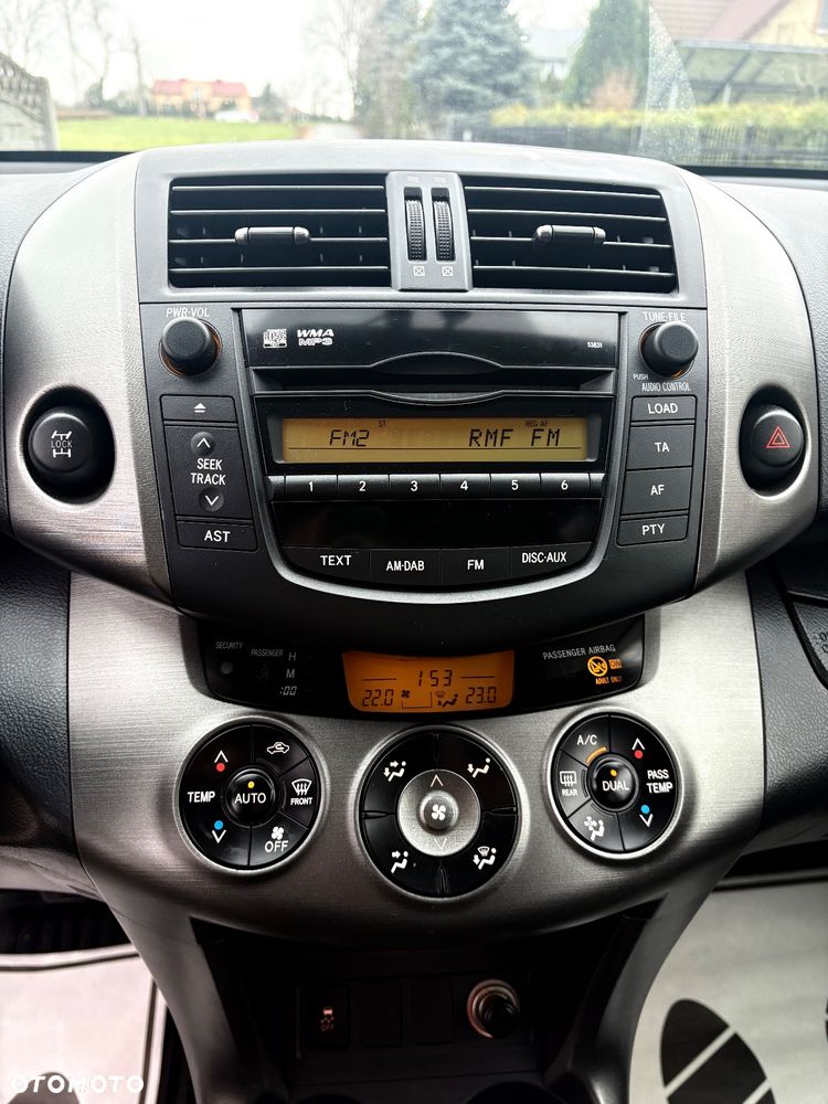 Toyota RAV4 2.2 D-4D Prestige - 14