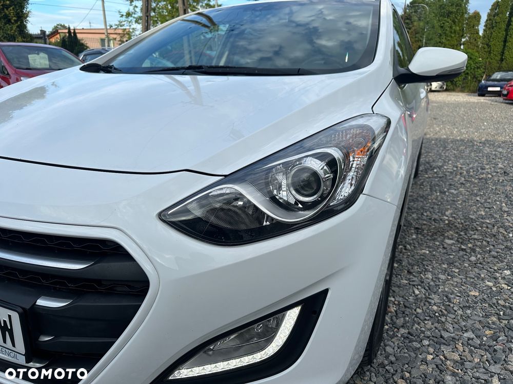 Hyundai i30 1.4 Trend - 12