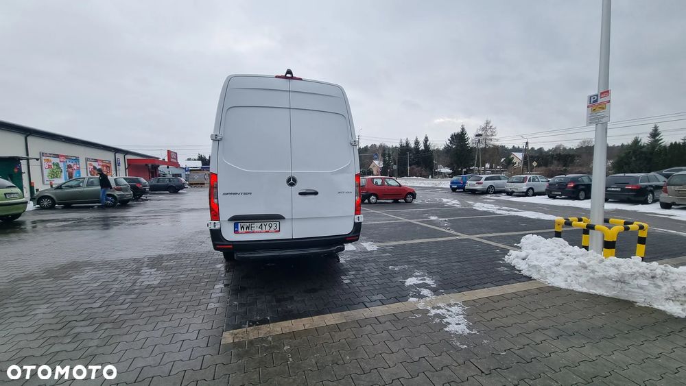 Mercedes-Benz Sprinter - 4