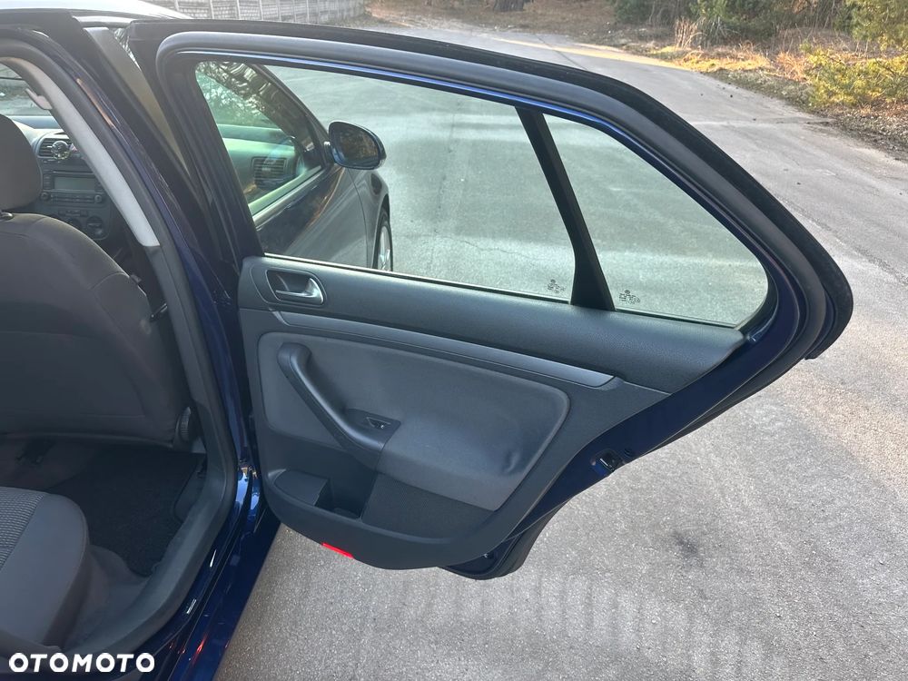 Volkswagen Jetta - 28