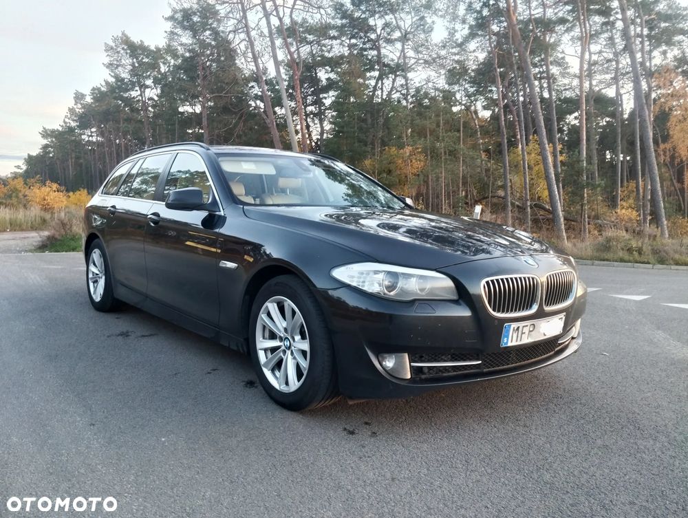 BMW Seria 5 520d Touring Luxury Line - 3