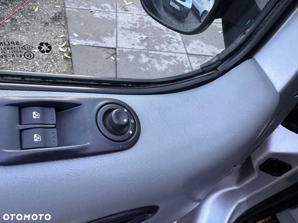 Opel VIVARO LONG KLIMATYZACJA - 14