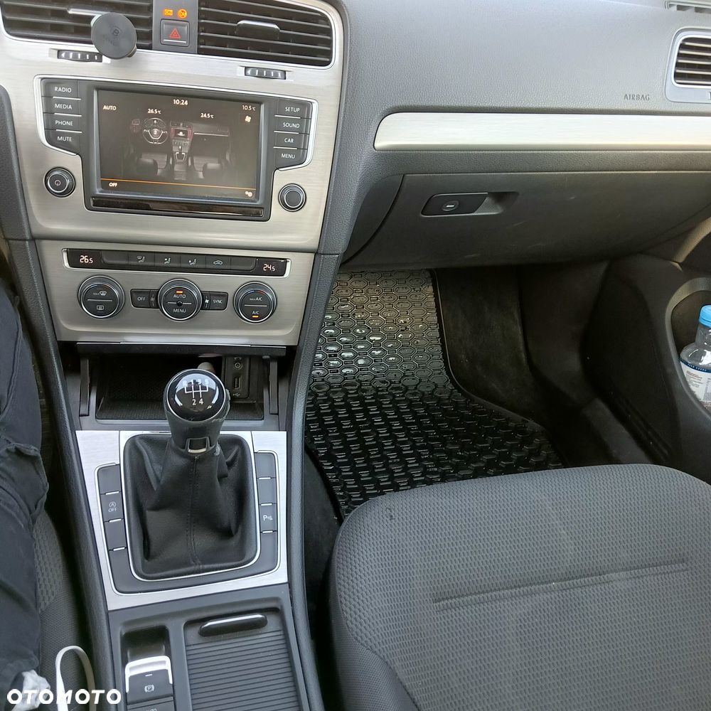 Volkswagen Golf 1.6 TDI BMT Comfortline - 11