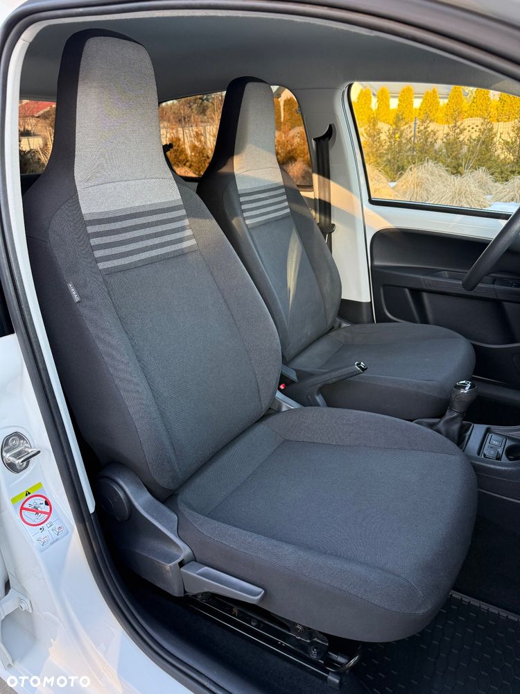 Volkswagen up! Start-Stop special black pearl - 17