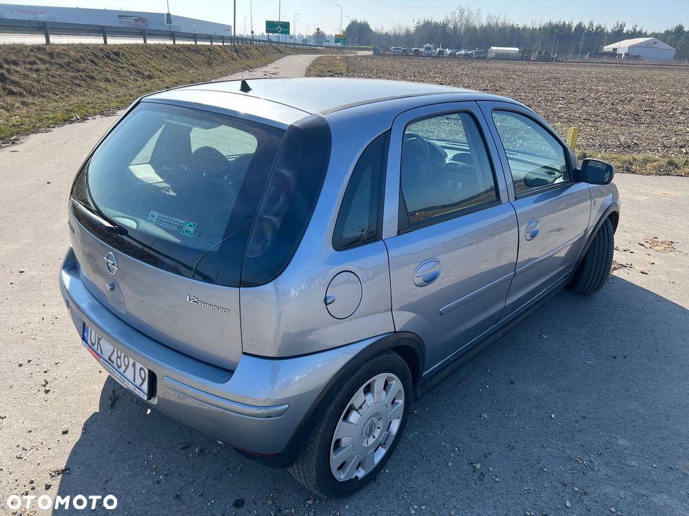 Opel Corsa 1.2 16V Edition - 5