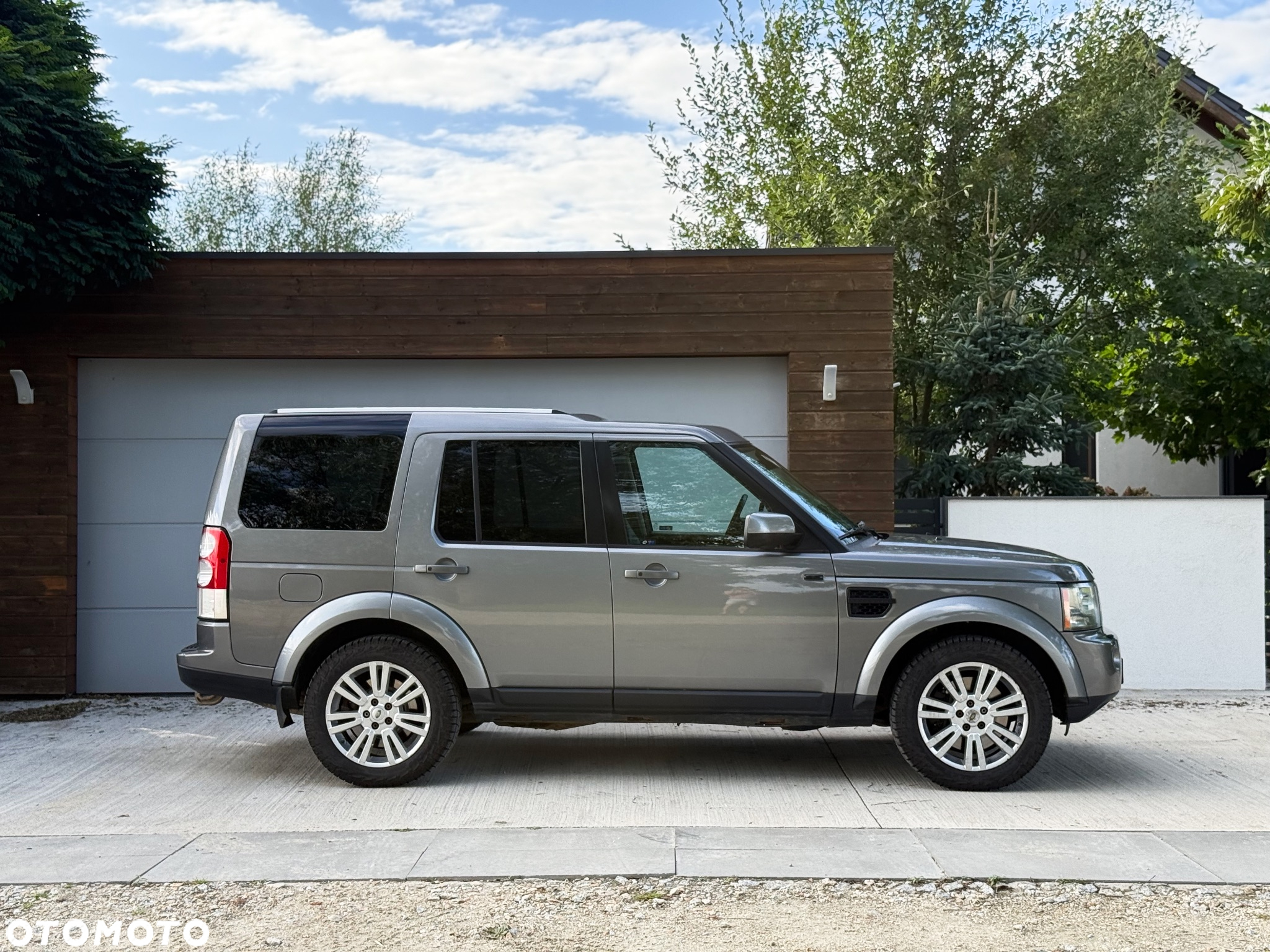 Land Rover Discovery IV 3.0D V6 HSE - 6