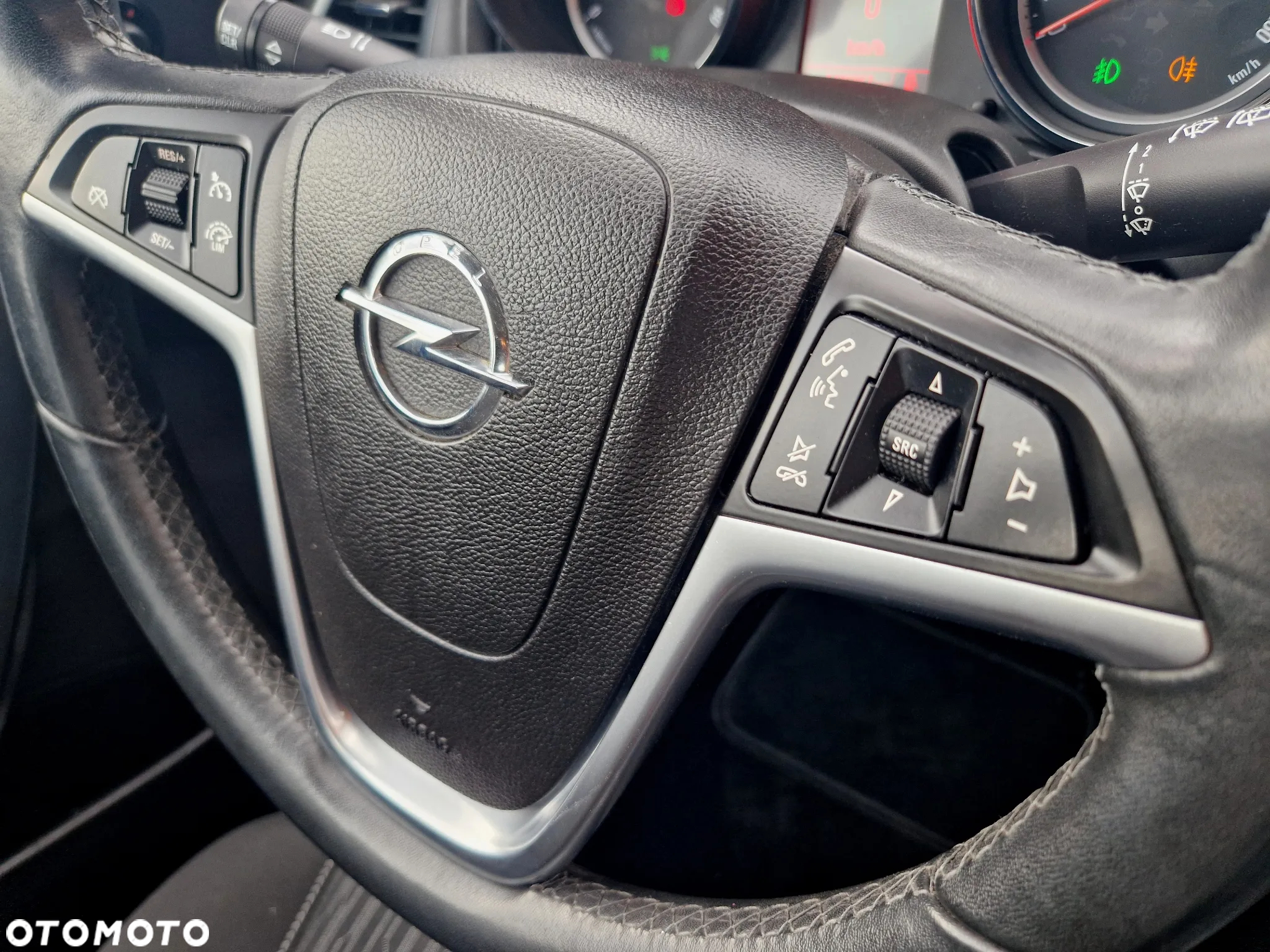 Opel Astra 1.4 Turbo Color Edition - 27