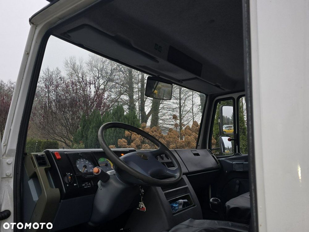 Mercedes-Benz VARIO 815 - 9