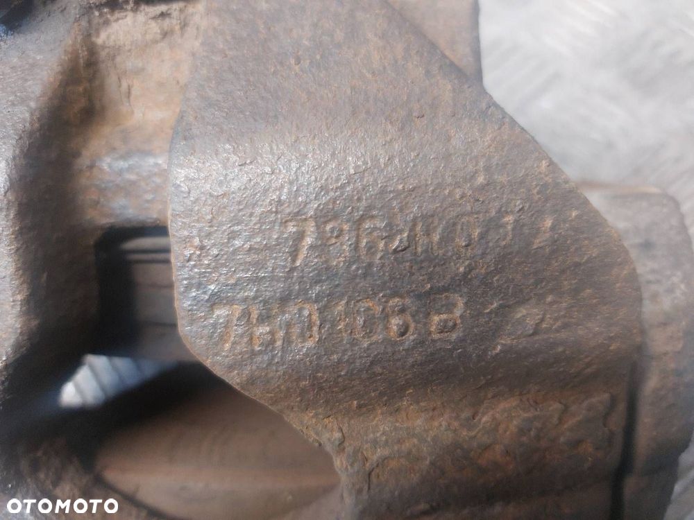 ZACISK HAMULCOWY LEWY PRAWY PRZÓD VOLKSWAGEN TRANSPORTER T5 2.5 TDI - 7