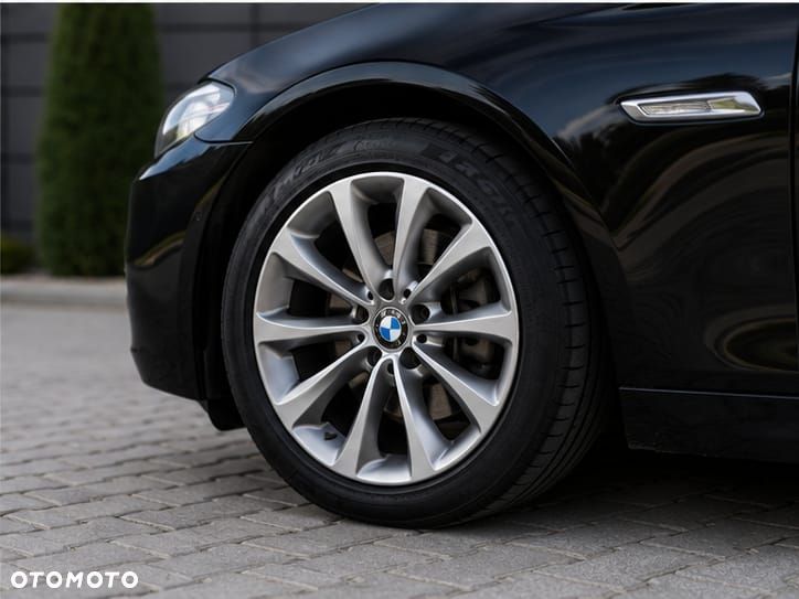 BMW Seria 5 528i Luxury Line - 8