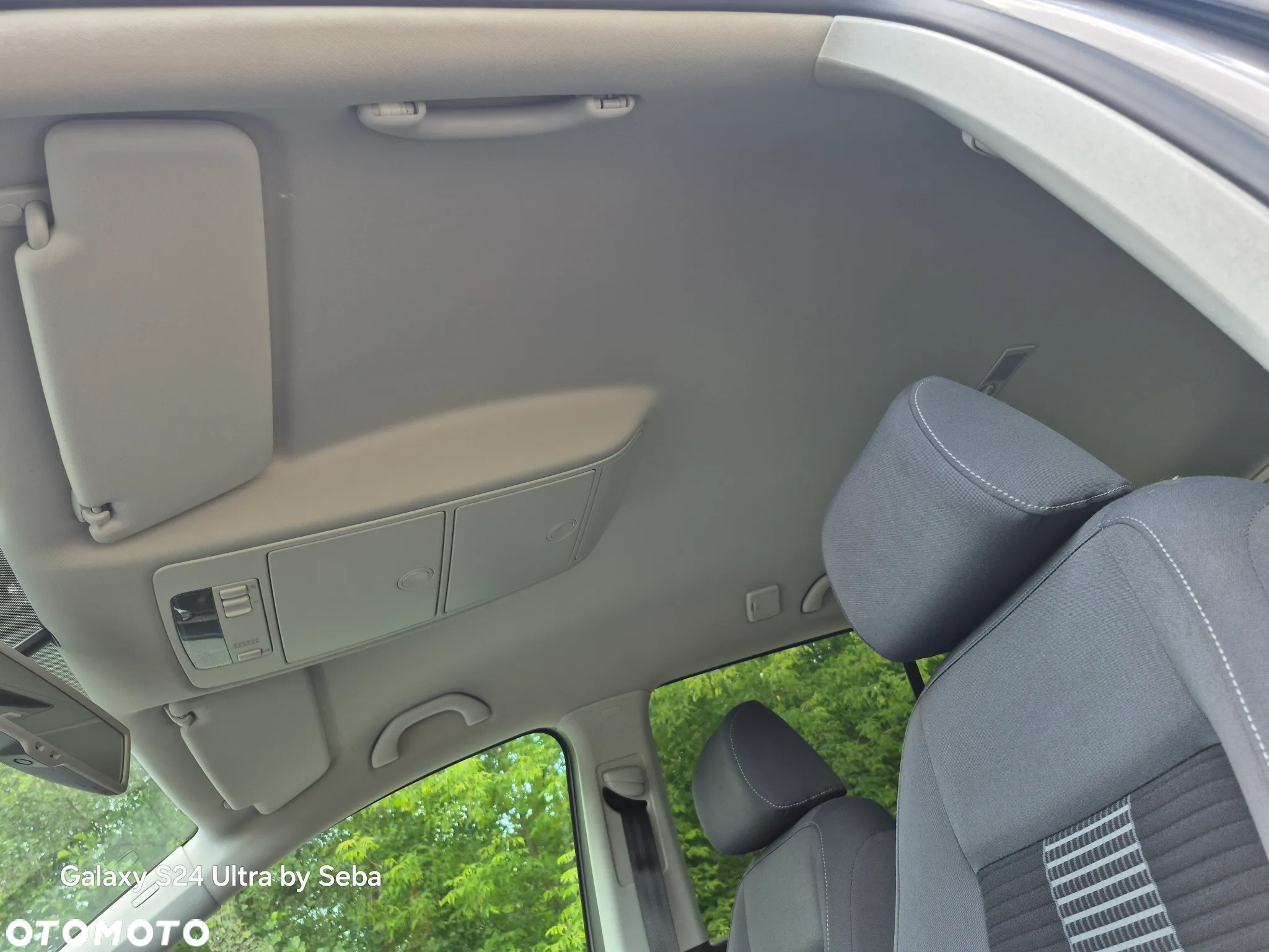 Volkswagen Touran 2.0 TDI Highline - 12