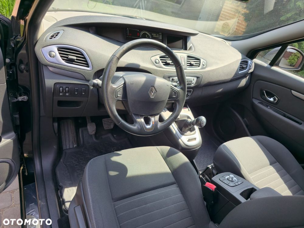 Renault Grand Scenic - 9