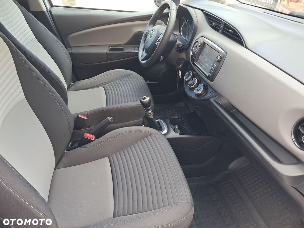 Toyota Yaris - 10