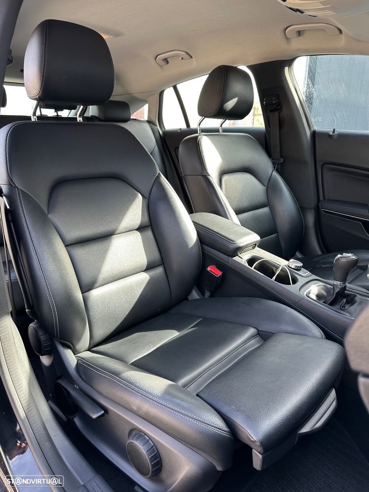 Mercedes-Benz CLA 180 d Shooting Brake - 26