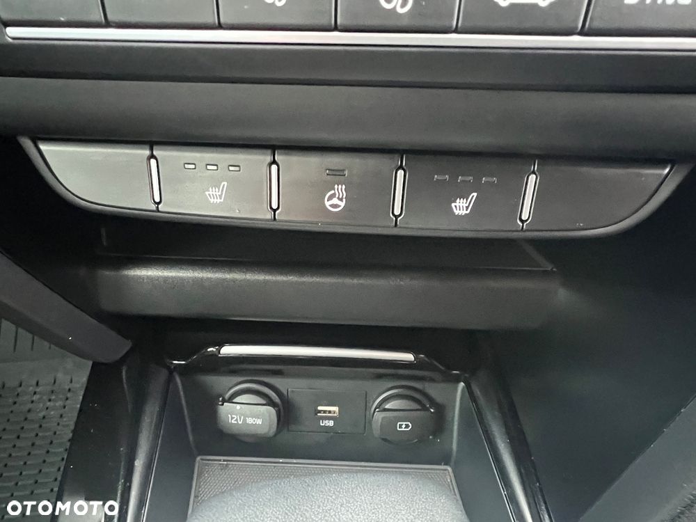 Kia XCeed - 37