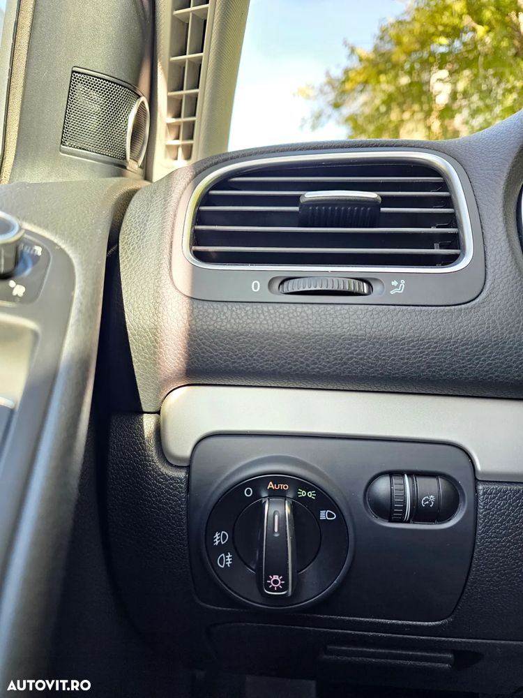 Volkswagen Golf 1.4 TSI Highline DSG - 30