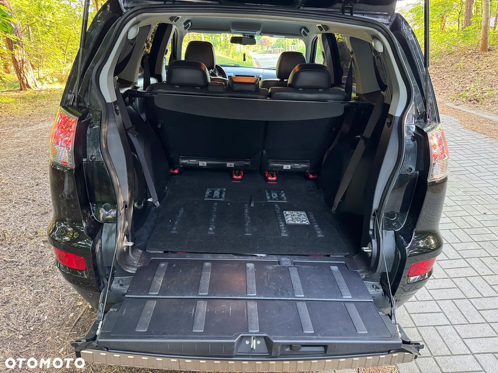 Mitsubishi Outlander 2.4 4WD CVT Intense - 12