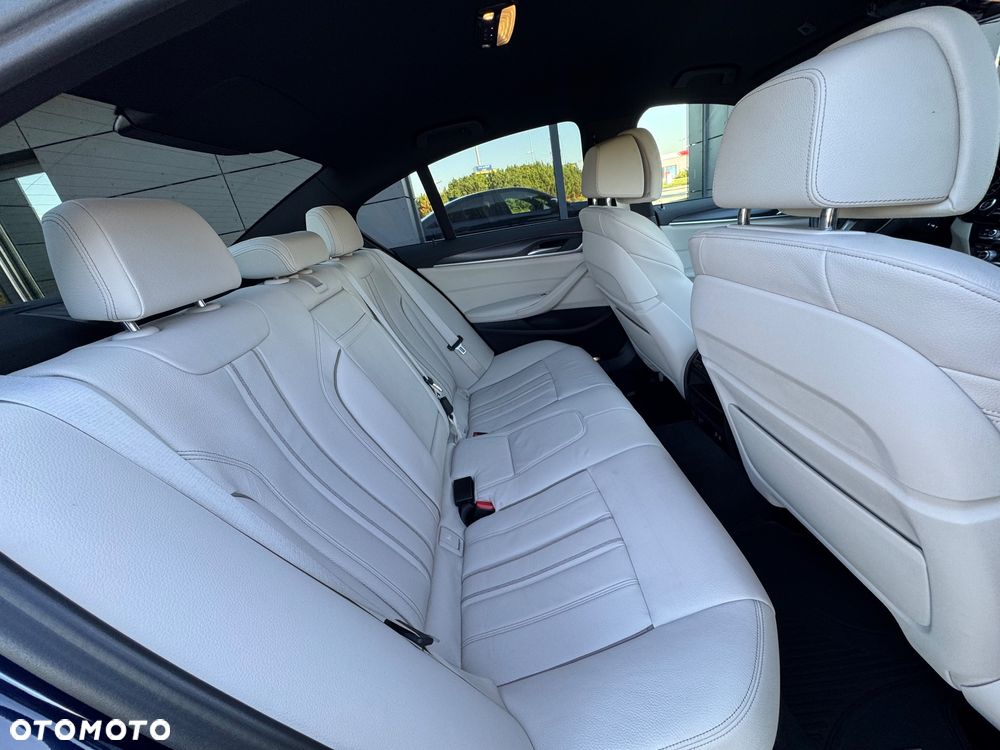 BMW Seria 5 545e xDrive M Sport sport - 24
